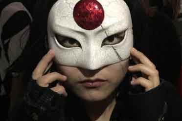 （焦点）《自杀小队》导剪版最新剧照曝光 武士刀眼神犀利！