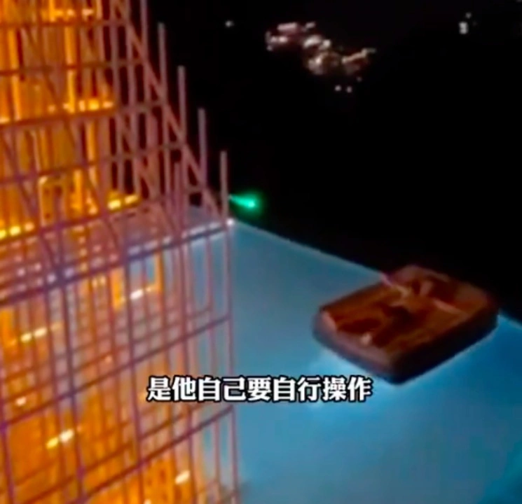 男子无边泳池险坠山谷 酒店：客人私自使用（2023男子无边泳池险坠山谷）