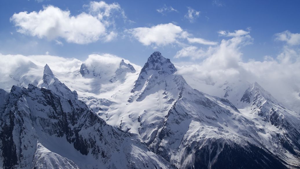 珠穆朗玛峰凌晨2点还在堵？登山者：误传